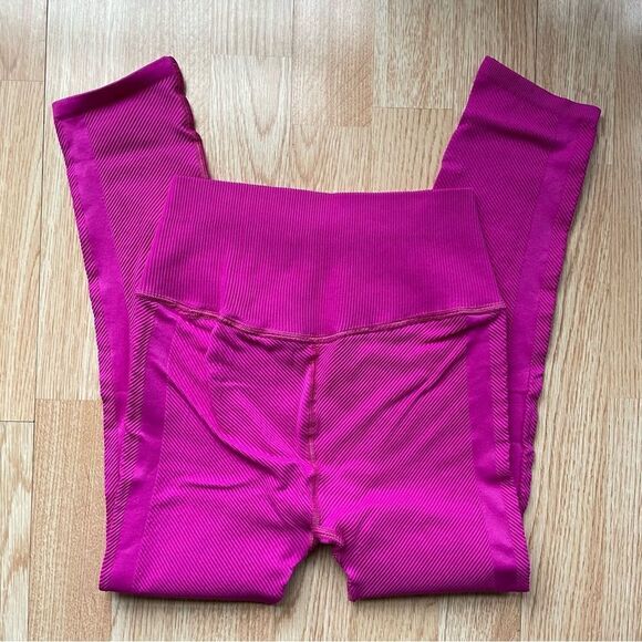 NWT Free People Movement Pink Free Throw Leggings - Size: Small - Picture 3 of 9